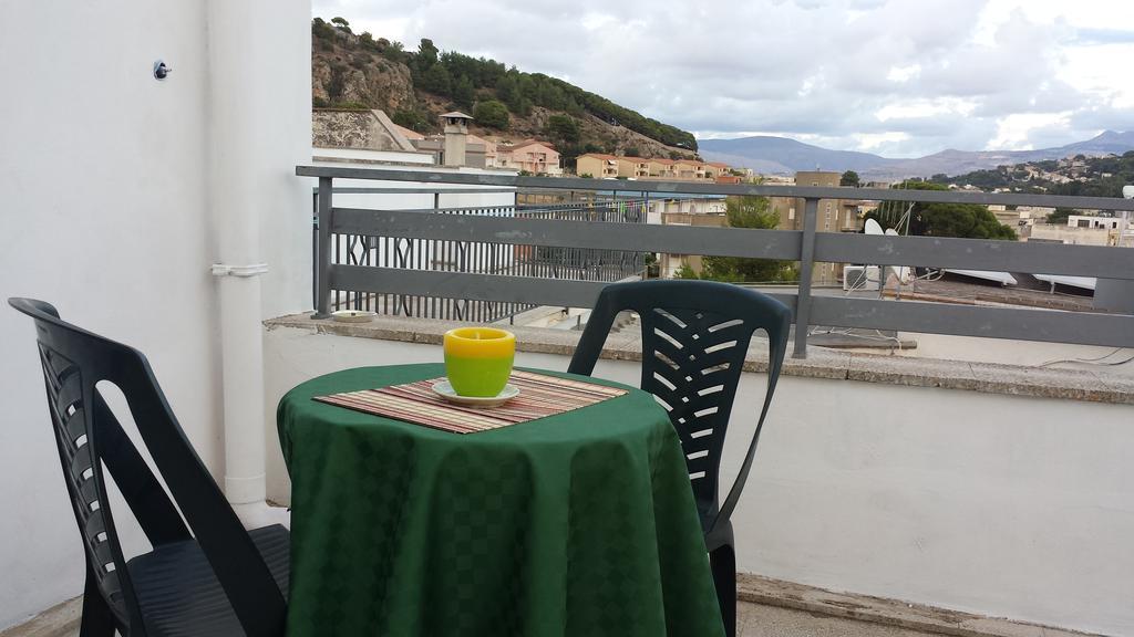 Camere Con Terrazzino Валдериче Екстериор снимка