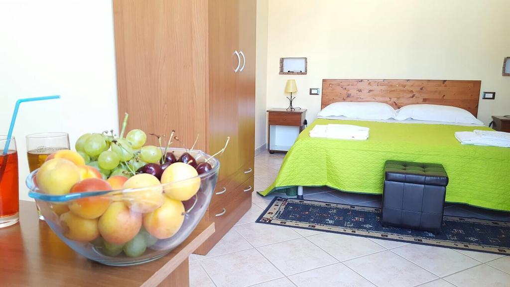 Camere Con Terrazzino Валдериче Екстериор снимка
